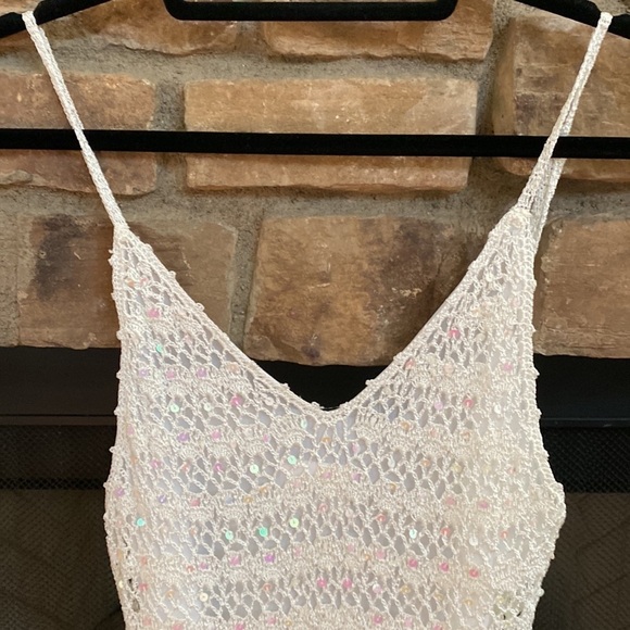 NWT Cool Attitudes Ivory knit top with adjustable straps and sequin throughout. - Picture 5 of 13